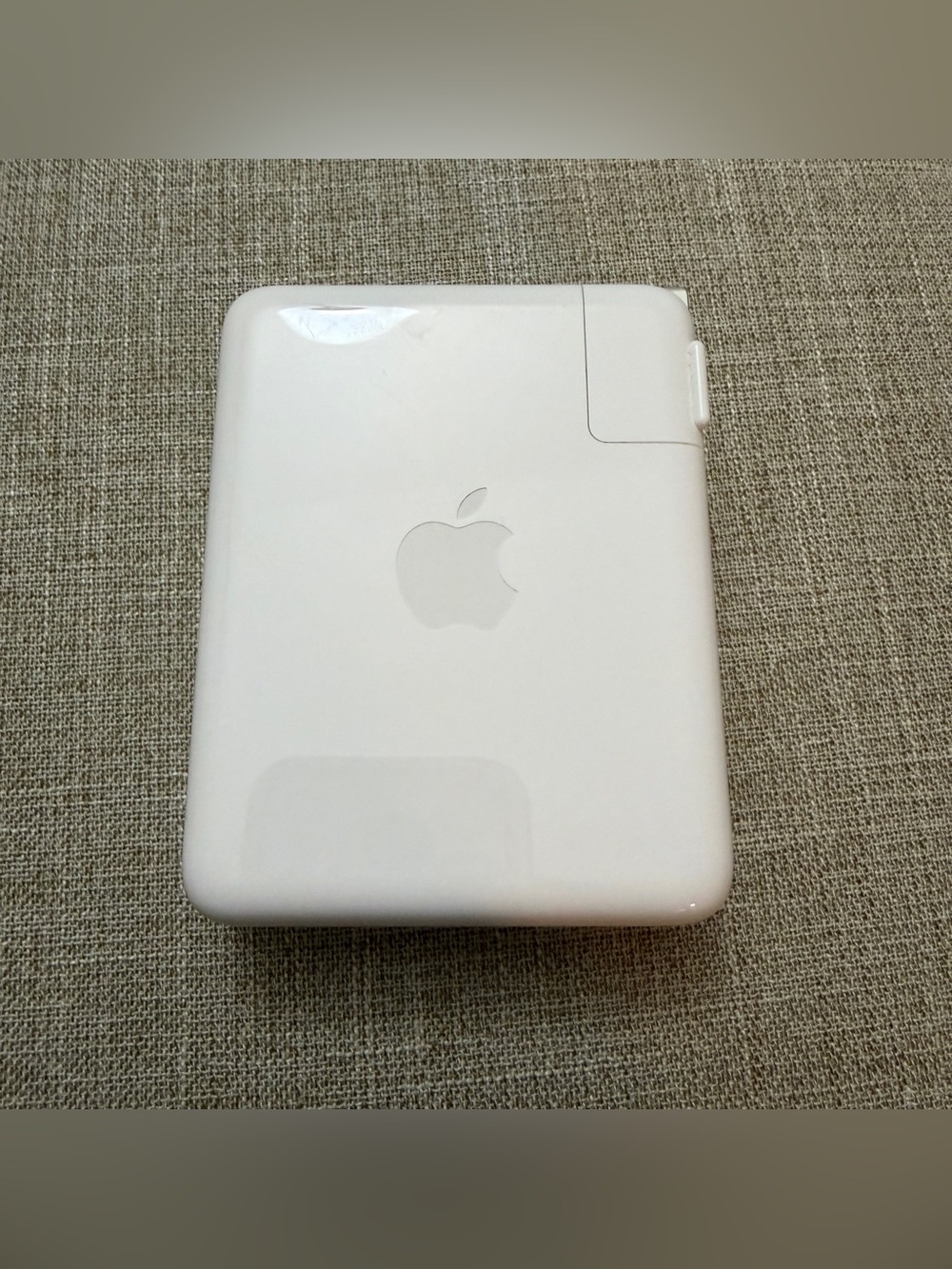 Apple original 140w USB-C Power Adapter A2452 white